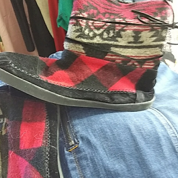 ππ Madden Girl Booties - Picture 2 of 4